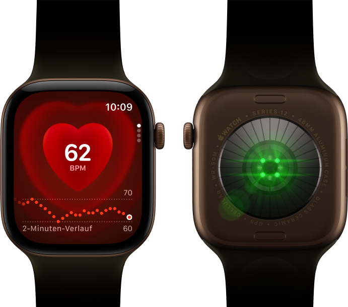 Zwei Apple Watch Series 12 Geräte, Aluminiumgehäuse, Farbe Dunkelbronze mit Sportarmband Oliv, eine zeigt die Herzfrequenz App, die andere das System zur Gesundheitserkennung auf der Rückseite der Watch mit grün leuchtenden LEDs