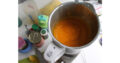 25 Minuten später wartet die fertige Kürbissuppe.